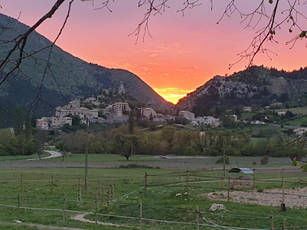 Mas De Reilhanette Montbrun-les-Bains Esterno foto